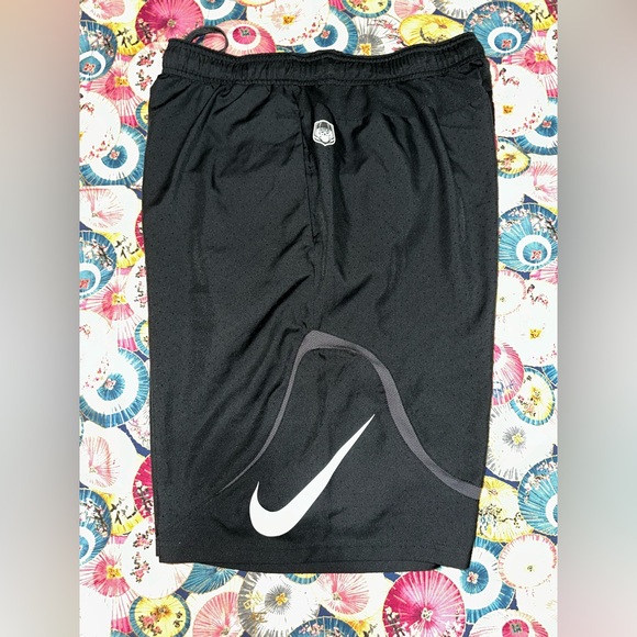 Nike Men’s Black Football Basketball Dri-Fit Athletic Workout Bottoms Shorts - Picture 3 of 7
